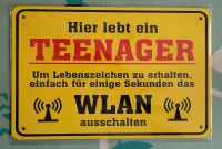 Metall-Schild "Hier lebt ein Teenager" NEU Kr. Passau - Passau Vorschau