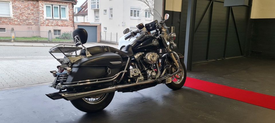 Harley-Davidson Road King Kesstech Klappenauspuff Scheibe Tasche in Sindelfingen