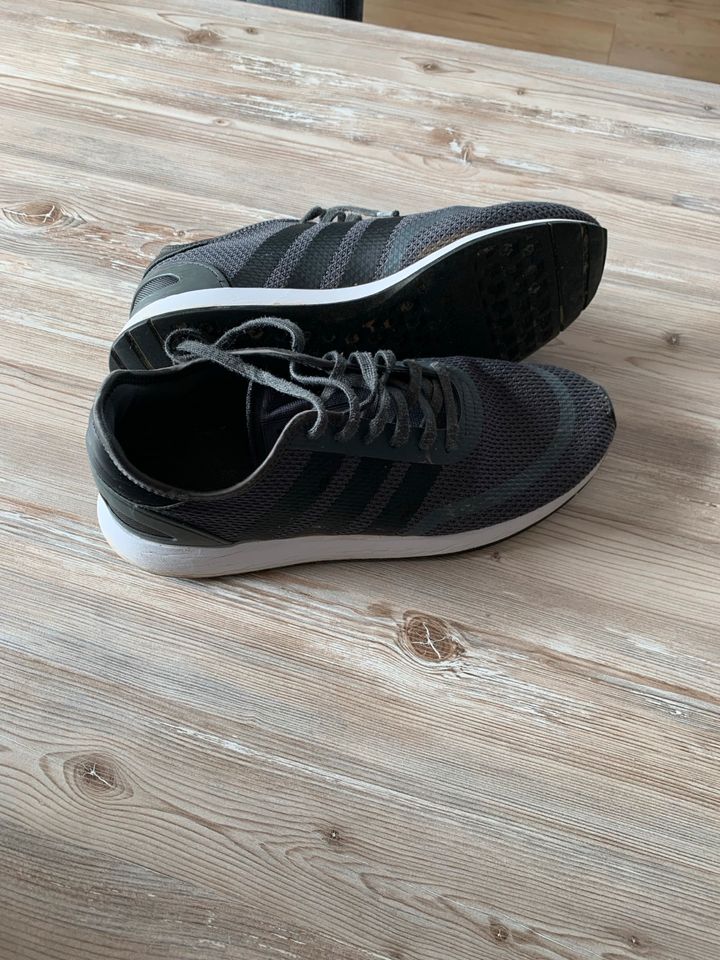 Adidas Sneaker 47 1/3 in Herford