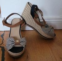 Tom Tailor mit Kork-Keilabsatz 10 cm / Gr. 39 / weiß-dblau-braun Saarland - St. Wendel Vorschau