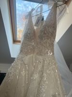 Neu und ungetragenes Brautkleid mit Reifrock und Schleier! Bayern - Ebersberg Vorschau