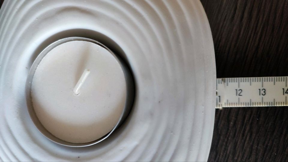 Teelicht weiß Rillenoptik Keramik matt 11 x 13 cm in Detmold