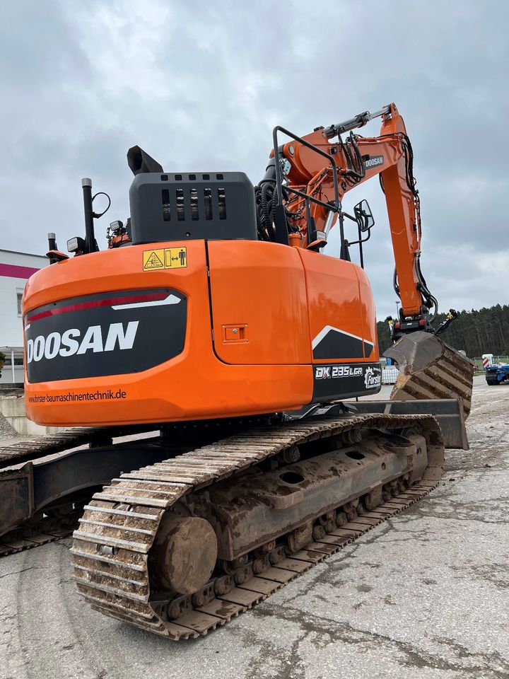 Doosan Dx235-7LCR Kettenbagger 25t. mit  OQ 70/55 zur Kauf/Miete in Nürnberg (Mittelfr)