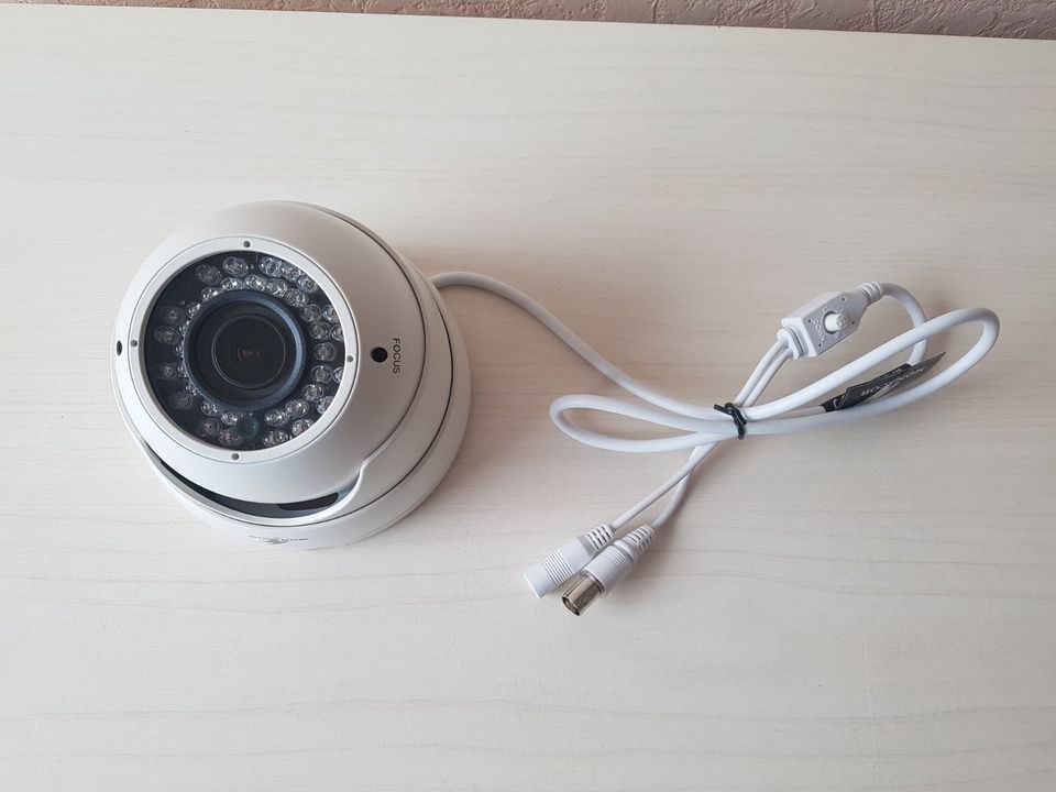 Überwachungskamera TVCCD-390/WS, Hochauflösende Dome-Farb-Kamera in Langwedel
