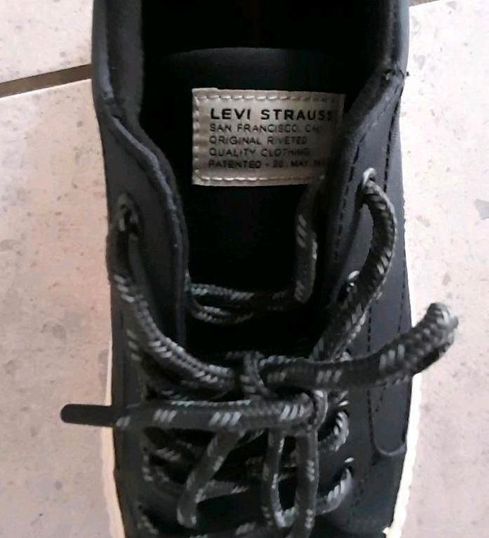 Levi's Sneaker SIERRA LOW S schwarz Gr. 40, NEU in Niederkrüchten