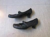 Schöne neuwertige Echtleder 5th Avenue Pumps38 schwarz 5cm Absatz Hessen - Friedberg (Hessen) Vorschau