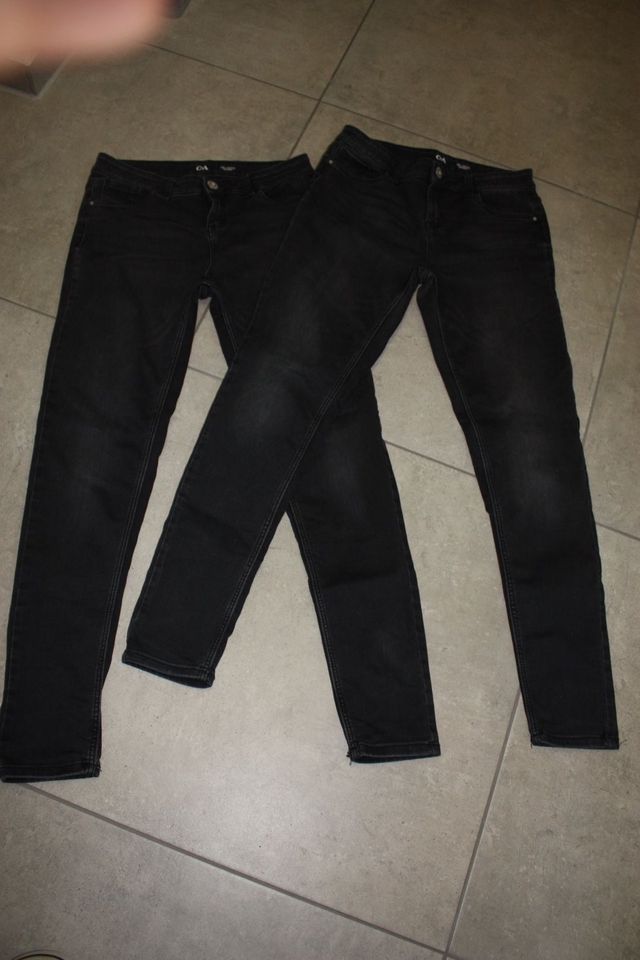 2 Mädchen Jeans in schwarz Gr. 176 in Bad Schönborn