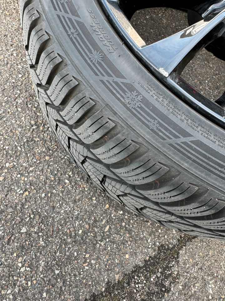 Felgen + Winterreifen 215/45 R 18 93V in Denkendorf