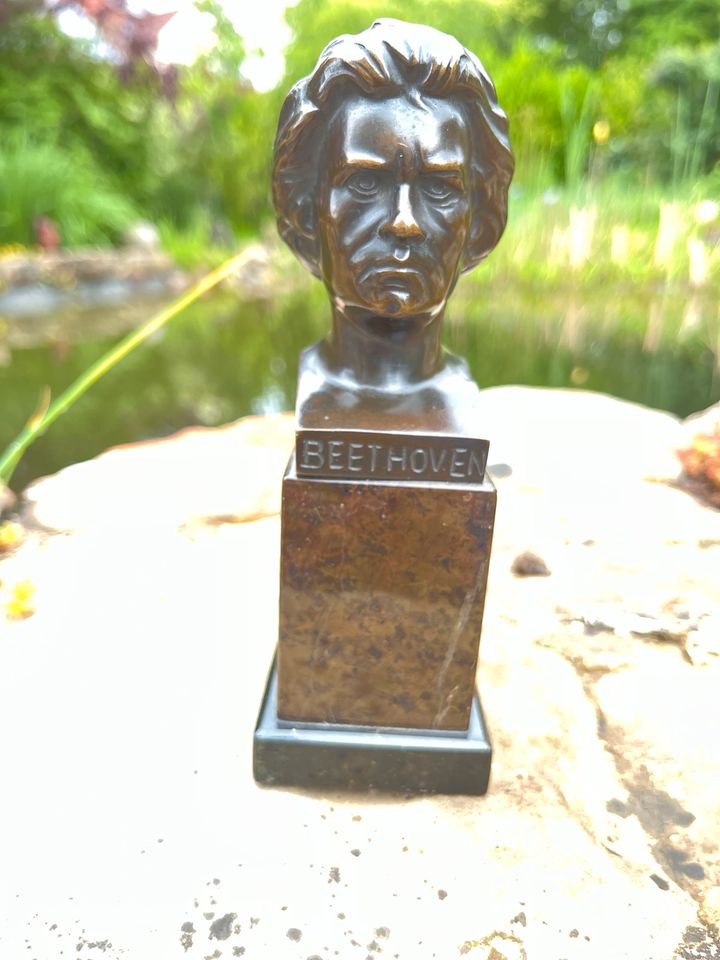 Antike Bronzefigur Beethoven in Bischberg