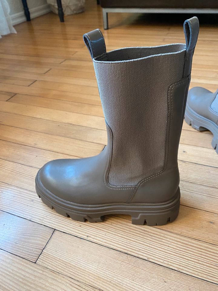 H&M Boots braun beige Größe 38 neu in Bous