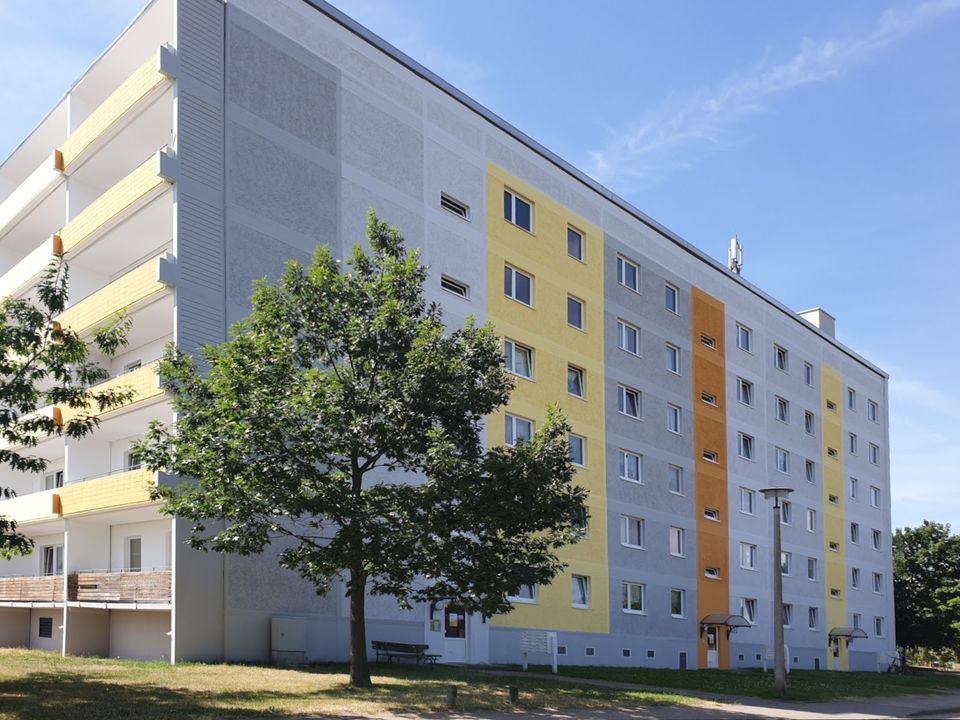 Ihre neue Wohlfühloase mit großem Sonnenbalkon und Einbauküche in Magdeburg