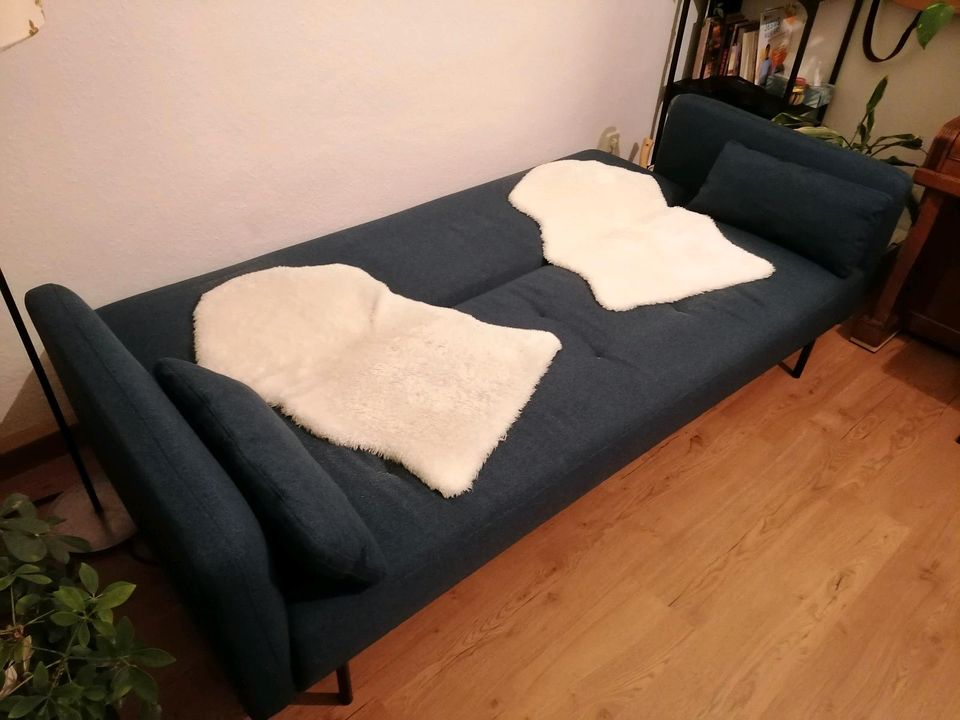 Sofa Klassisch Schlafsofa Ausklappbar oder wie auch immer.. in Kirchberg