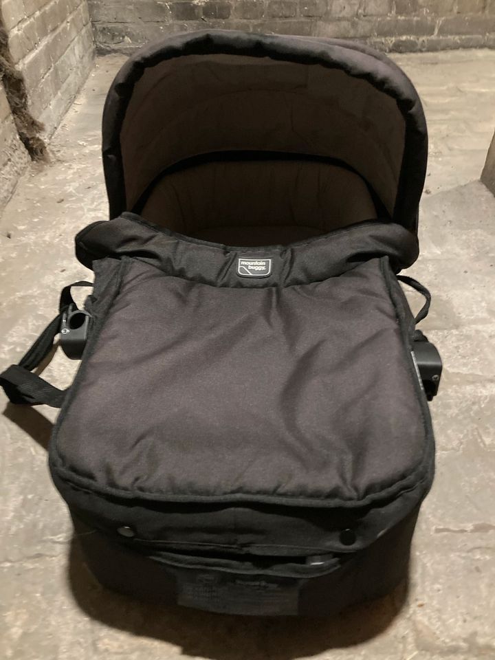 Mountain Buggy Babywanne Carrycot in Berlin