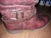 Slouch Stiefel mit Nietendetails Halenbeck-Rohlsdorf - Brügge Vorschau