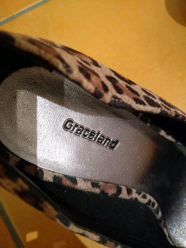 NEU Leo High Heels, Größe 40, 10 cm Absatz, Graceland in Hamburg