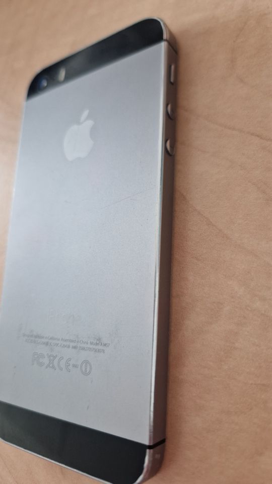 Apple iPhone 5s - 16GB Space Grau A1457 (GSM) gut erhalten Handy in Hamburg