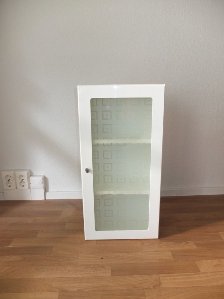 Badezimmer Hängeschrank mit Glastür in Dresden