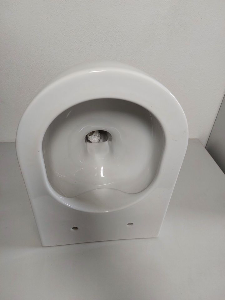 NEU! OVP! Sanibad Wand-WC spülrandlos weiß in Schwabmünchen