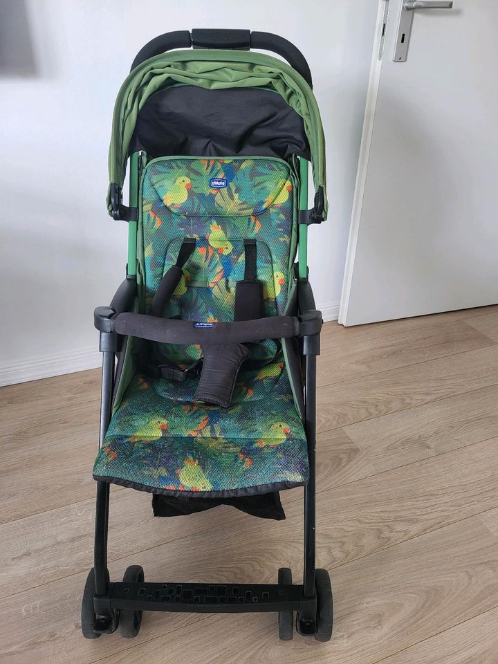 Buggy - Kinderwagen von Chicco in Hamburg