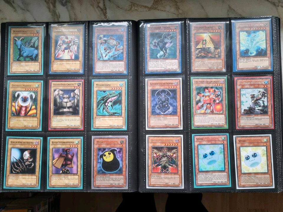 Yu-Gi-Oh & Pokemon Sammelkarten Ordner / Einzelkarten in Vellmar