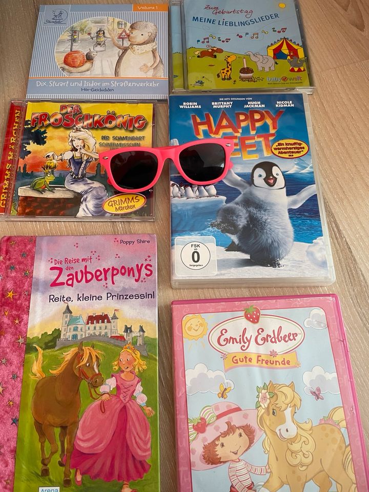 Frosch Königin dvd Emily Erdbeere Ponys Bücher Sonnenbrille kind in Oberursel (Taunus)