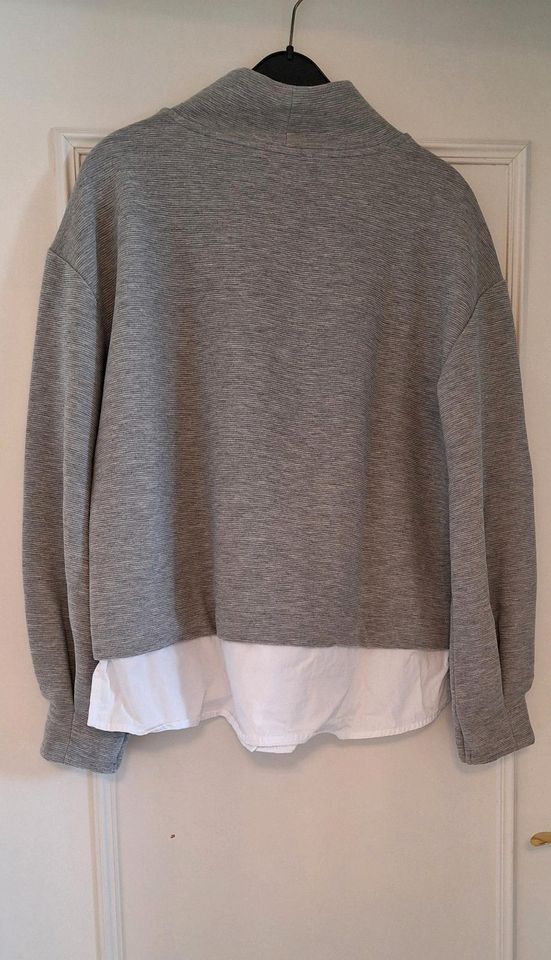 Pulli / Pullover mit Blusenabschluss M in Gummersbach