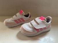 Turnschuhe von Adidas, Modell Run 70s, Größe 26,5 Hessen - Ortenberg Vorschau