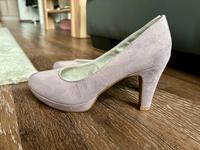 Pumps S.Oliver Flieder lila Absatzschuhe neu Leder Sachsen - Radebeul Vorschau