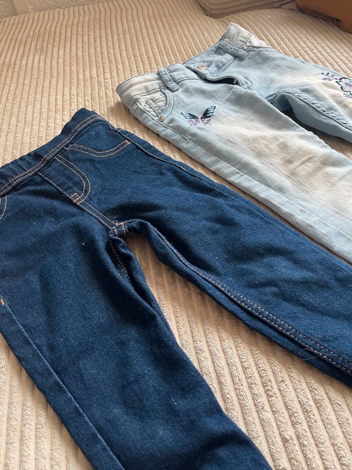 2 x Kinder Jeans Hose Gr. 98 wie neu in Bahlingen