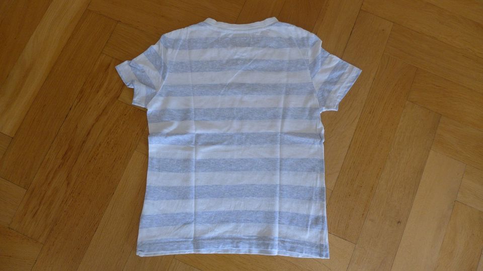 T-Shirt Surfer von Tommy Hilfiger Gr.128 in Leipzig