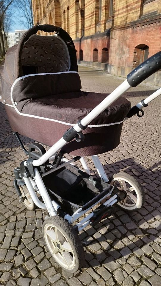 Wunderschöner Kinderwagen der Marke S. Oliver in Halle