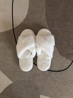 Pantoffel Hausschuhe NEU 36/37 Fellpantoffel Nordrhein-Westfalen - Rösrath Vorschau