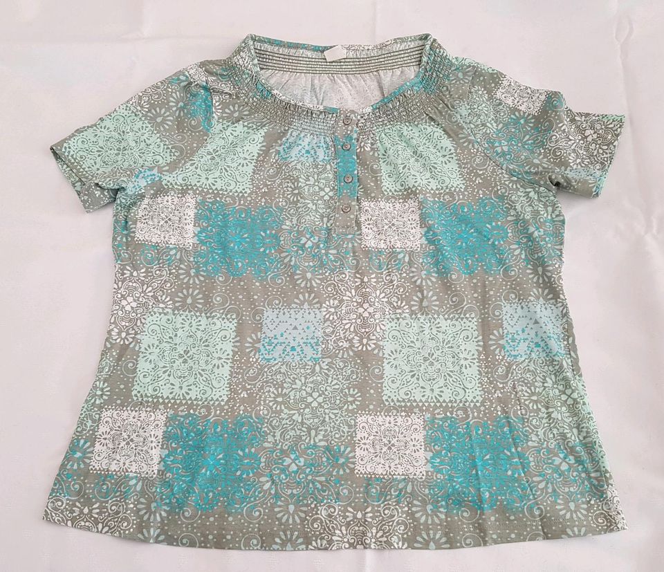 Hübsches Damen T-Shirt mit Patchwork Muster Gr 46 in Markt Nordheim