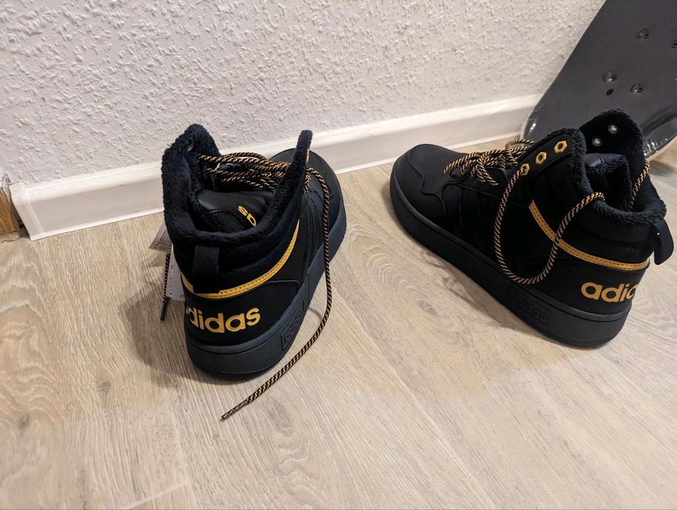 Adidas Sneaker Gr. 47,5 neu in Leipzig