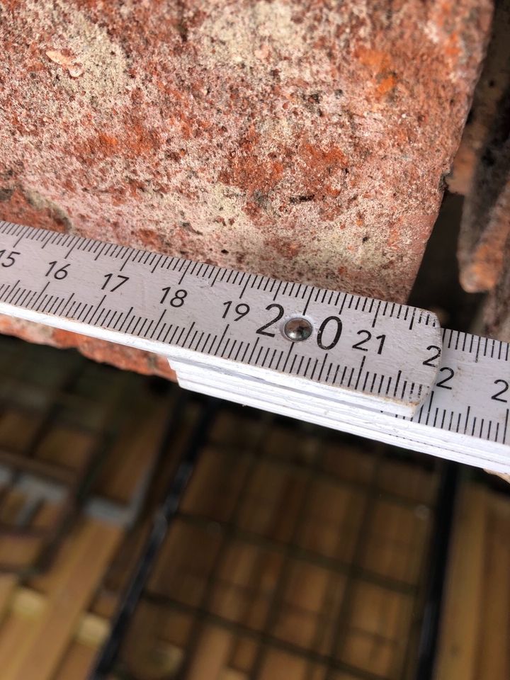 Alte Ziegelsteine Ziegel Klinker Historische Baustoffe in Haby