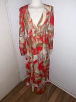 NEU! Vero Moda Damenkleid rot/beige Gr. M / TOP!! Berlin - Wilmersdorf Vorschau