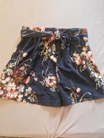 Shein Shorts kurze Hose stoffhose Blumen blau Hessen - Mainhausen Vorschau