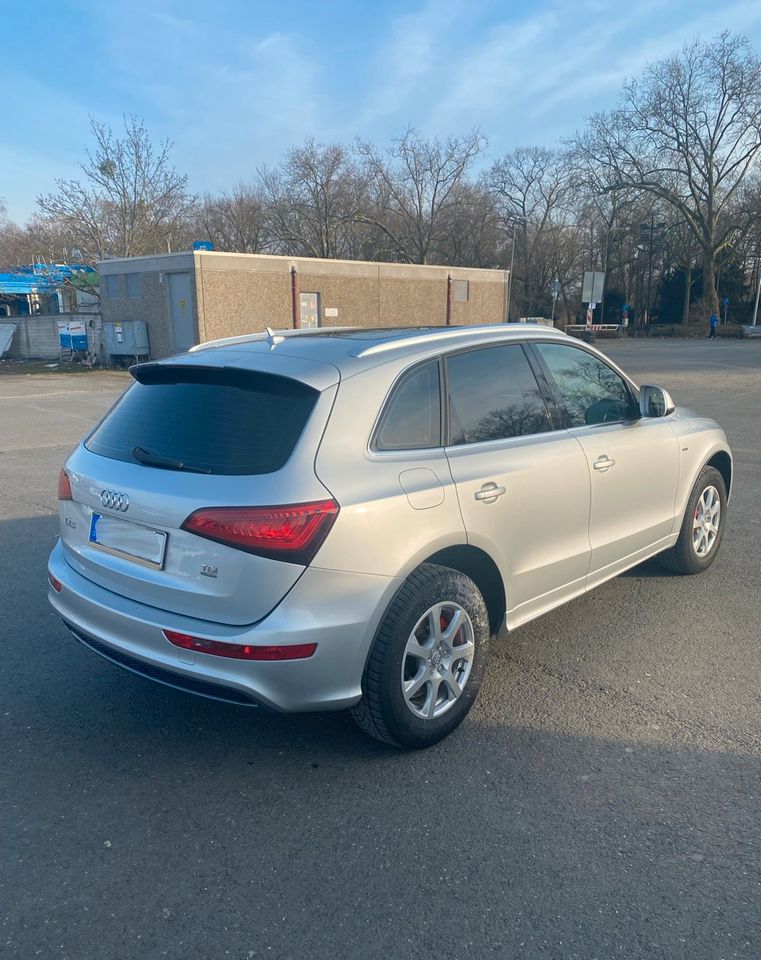 Audi Q5 2.0 TDI Quattro 3 x S LINE PANNO NAVI in Frankfurt am Main