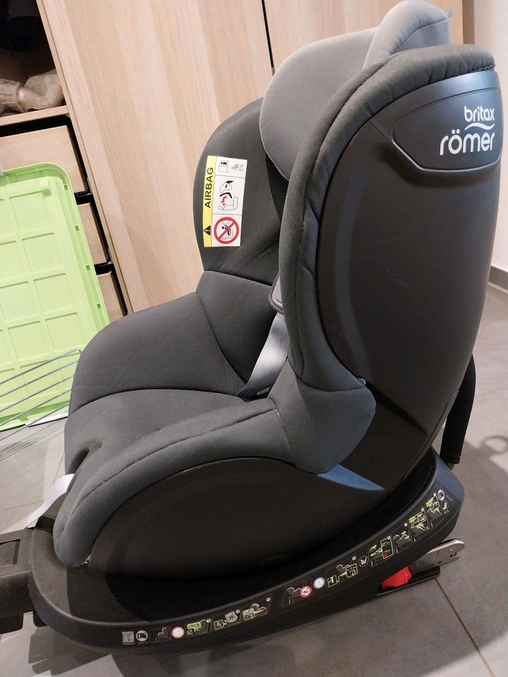 *Top* Britax Römer Dual Fix R Storm Grey in Mudau