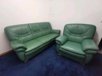 Eine Leder Garnitur 3er Sofa und ein Sessel grün mit Holz Beine Niedersachsen - Katlenburg-Lindau Vorschau