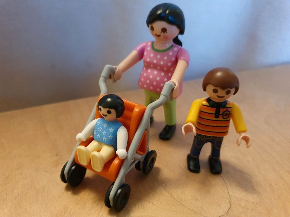 Playmobil Frau mit Kinderwagen 2 Sets in Sachsen - Radeburg | Playmobil  günstig kaufen, gebraucht oder neu | eBay Kleinanzeigen ist jetzt  Kleinanzeigen