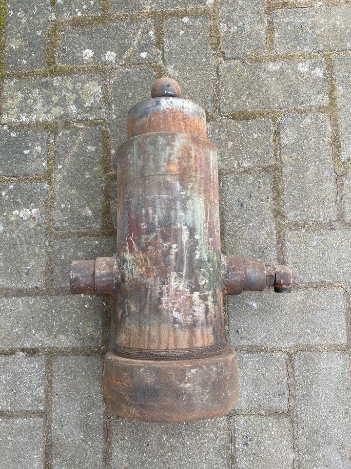 Hydraulikzylinder Dreiseitenkipper in Kirchlinteln