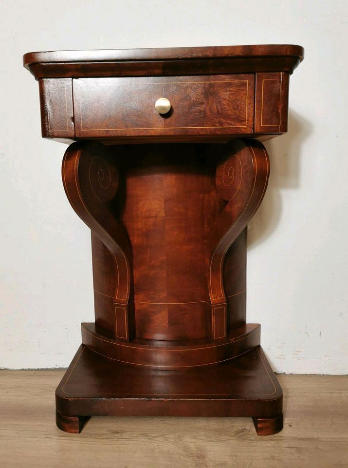 Biedermeier Konsole  / Kommode Mahagoni um 1840 Antik in Ehringshausen