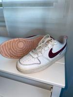 Nike Turnschuhe Sportschuhe Sneaker Original Größe 38 Nordrhein-Westfalen - Alfter Vorschau