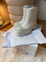 Chloé Regenstiefel weiß Größe 38 neuw Schuhe Boots Stiefelette Hessen - Viernheim Vorschau