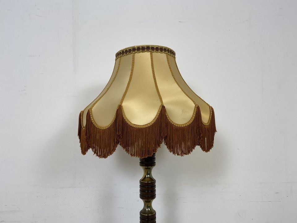 WMK Besonders schöne & sehr gut erhaltene 60er Jahre Stehlampe mit edlem Lampenfuß aus Holz & Messing und freundlichem Lampenschirm, dimmbar # Lampe Leuchte Stehleuchte Leselampe Licht Vintage Retro in Berlin