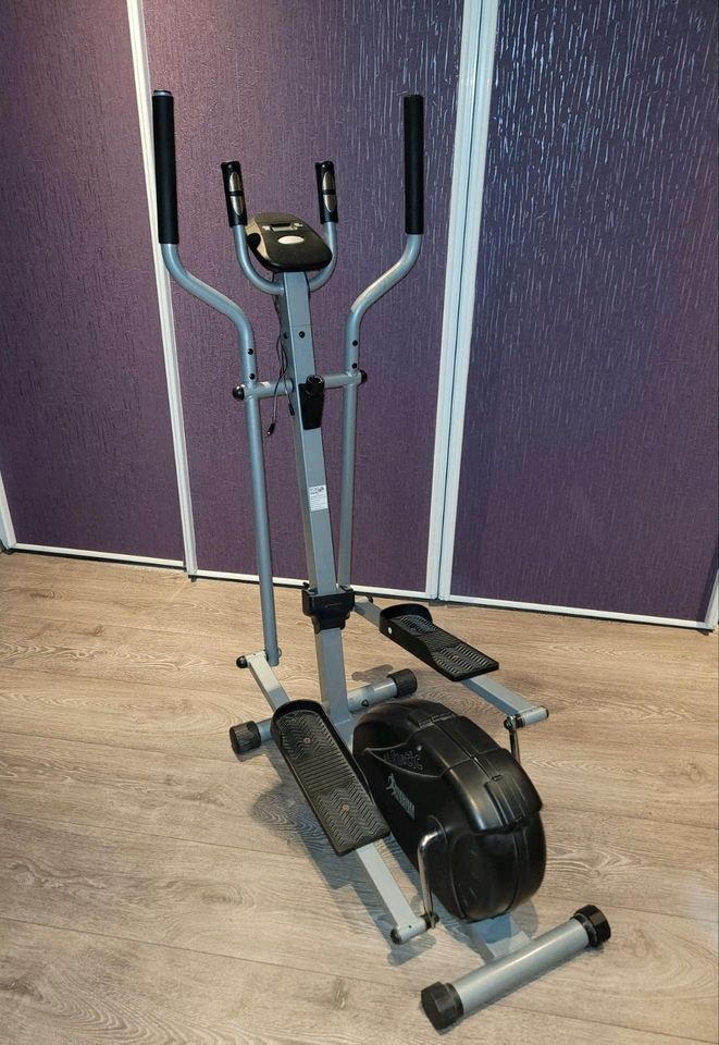 Crosstrainer von Innofit Health & Fitness in Breitenburg