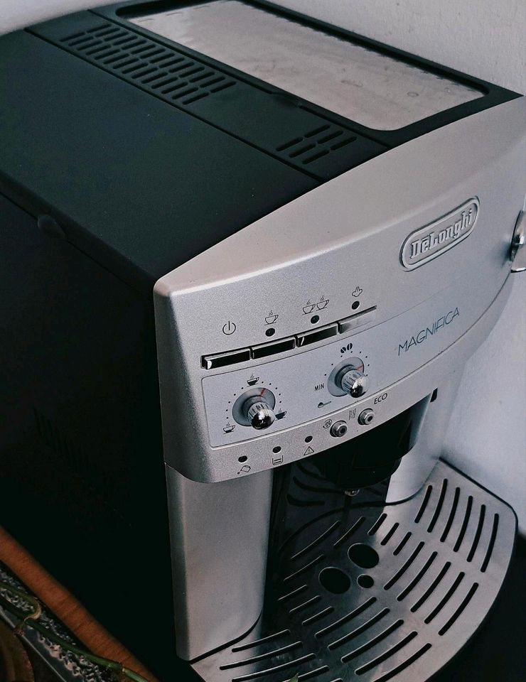 De'Longhi Magnifica ESAM 3200 Kaffeevollautomat in Hamburg