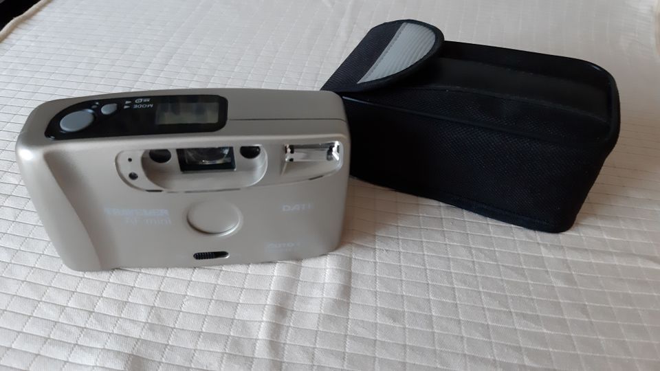 Traveler AF mini Analoge Kamera mit Kameratasche in Dormagen