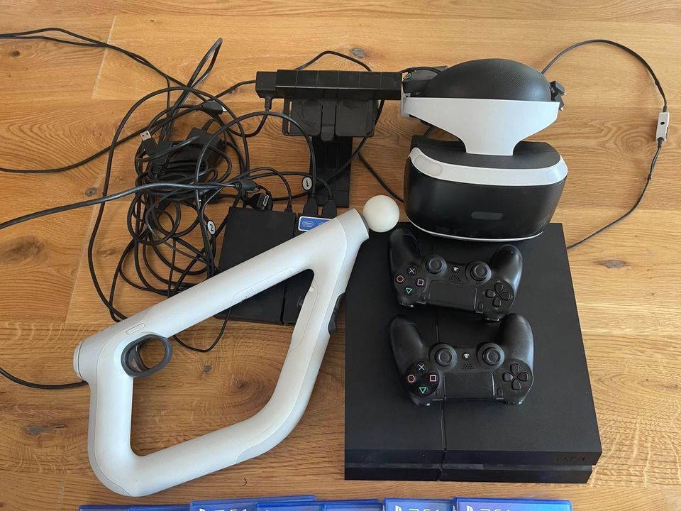 PS4 1TB mit 2 Controller,VR, Aim, Move, Wireless Mikro und Games in Mainz